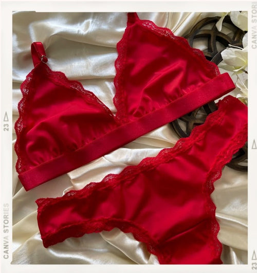 Lencería Amapola Ribeteada - conjunto rojo satinado tipo triangulo con ribete de encaje - Seduxxion