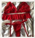 Conjuntos Rojo Majestuoso - conjunto rojo de encaje con liguero de volados - Seduxxion